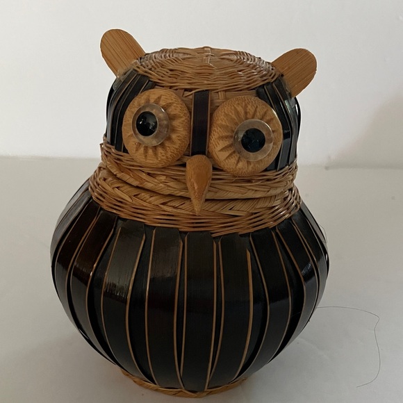 Shanghai Handcrafted Brown Wicker Bamboo Owl Covered Basket 4” - Picture 2 of 6